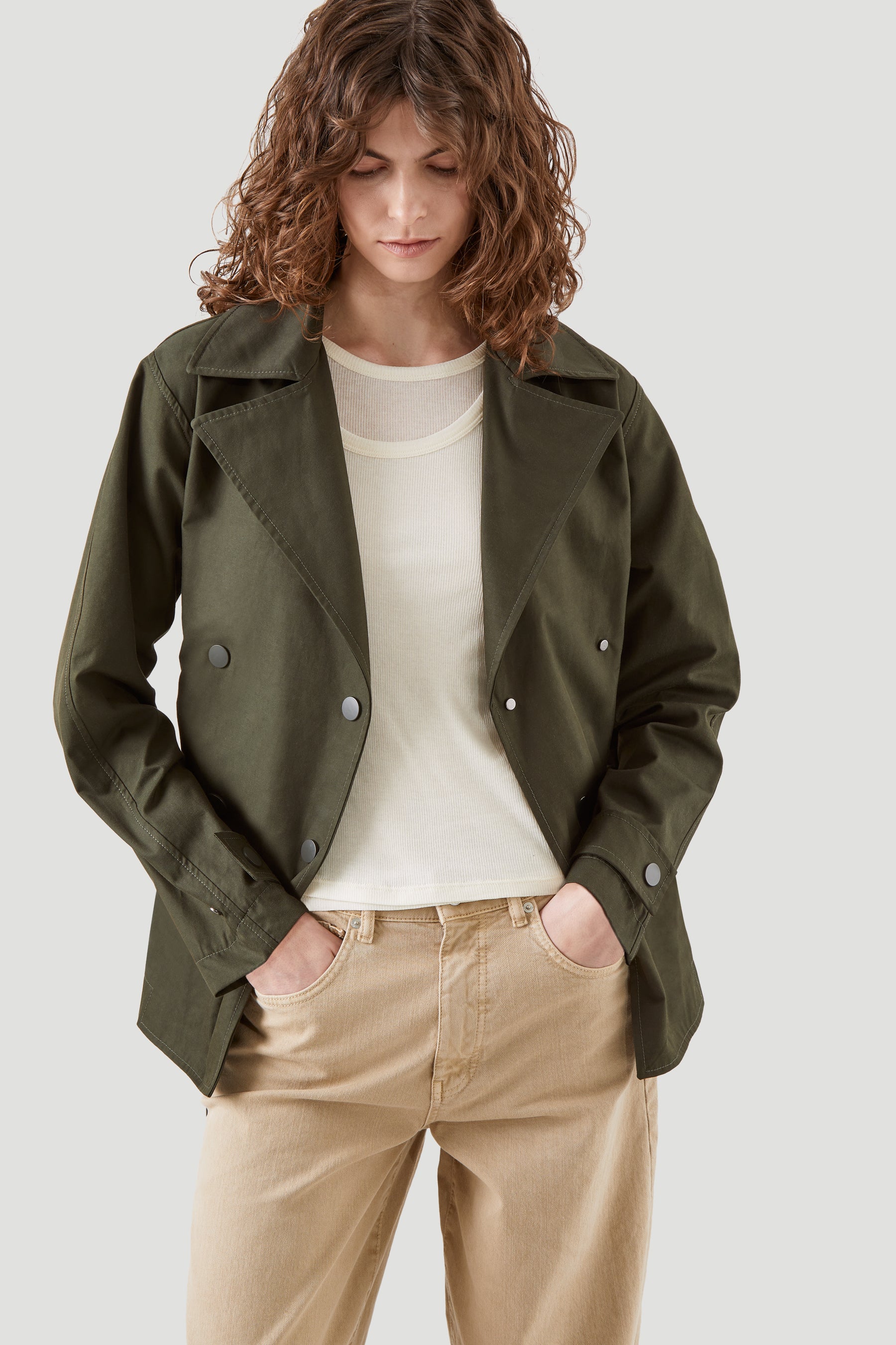 SHORT WATER-RESISTANT TRENCH