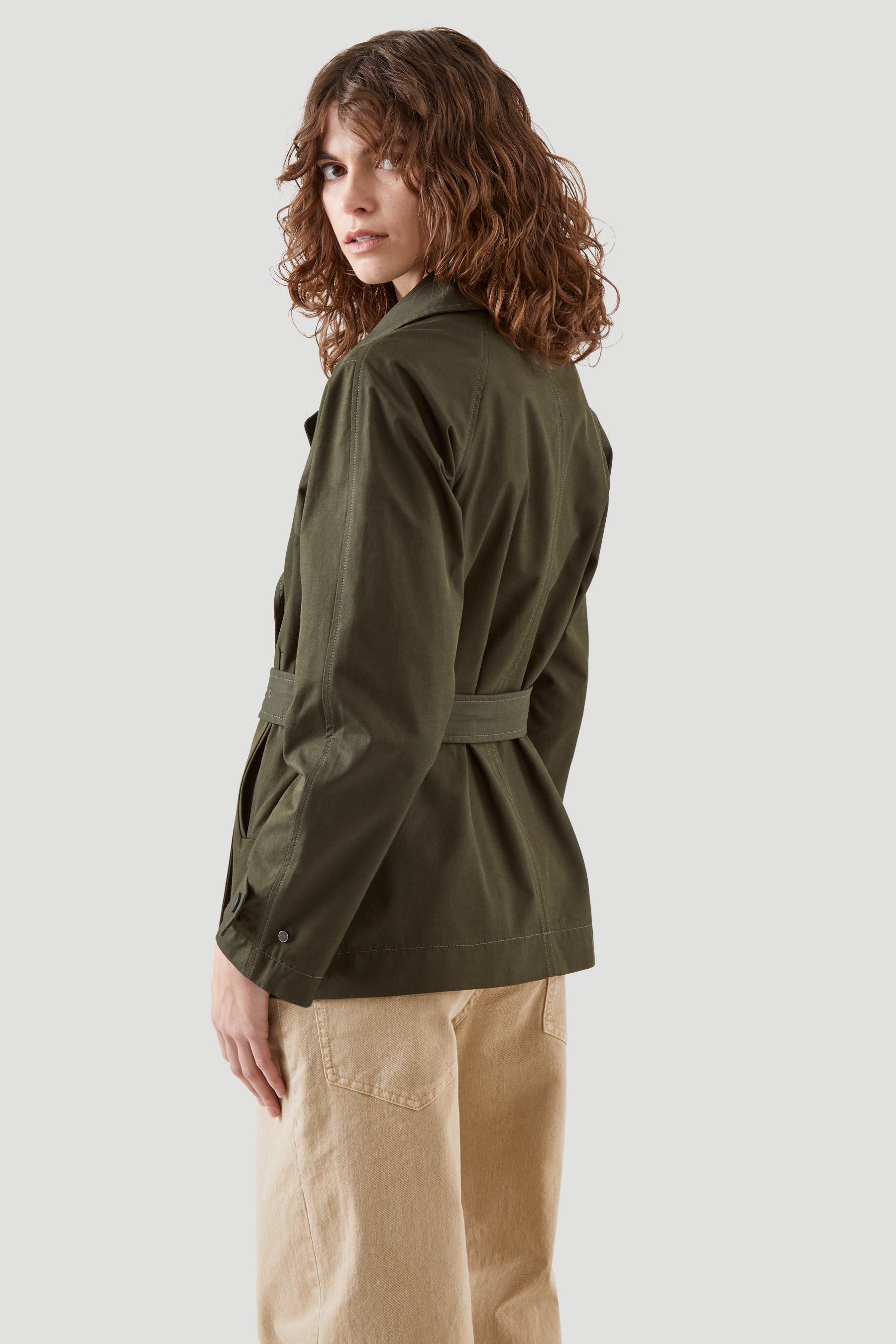 SHORT WATER-RESISTANT TRENCH